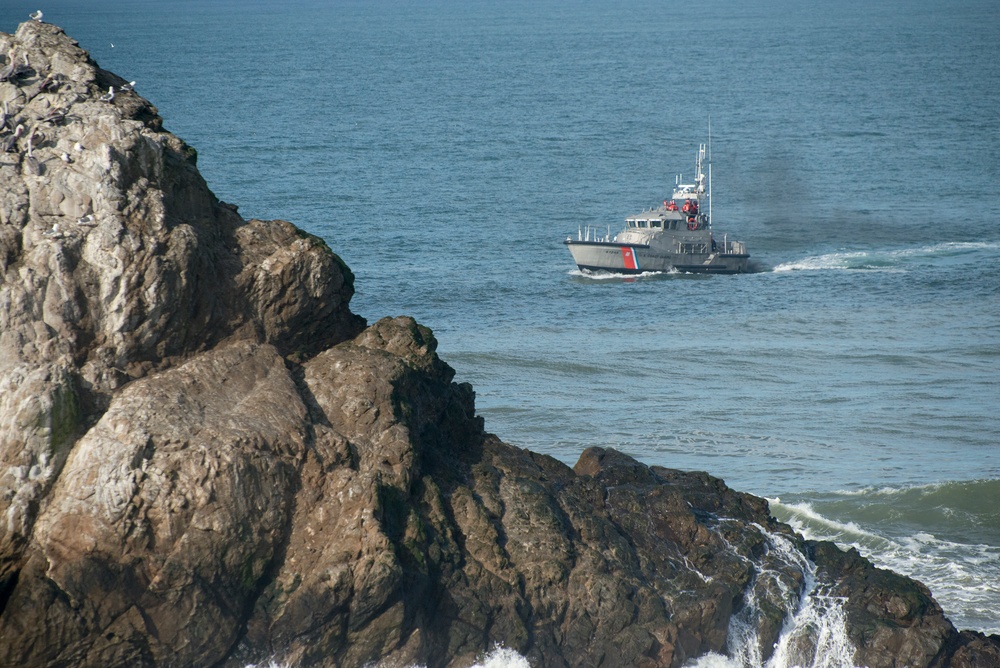 Coast Guard Station Golden Gate conducts surf training