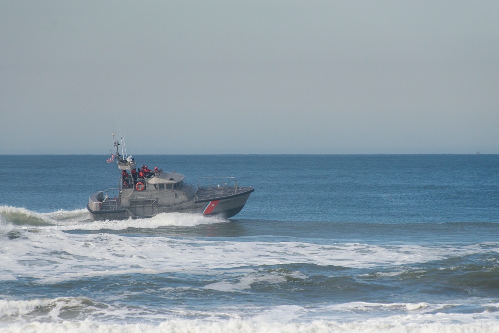 Coast Guard Station Golden Gate conducts surf training