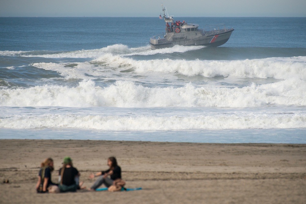 Coast Guard Station Golden Gate conducts surf training