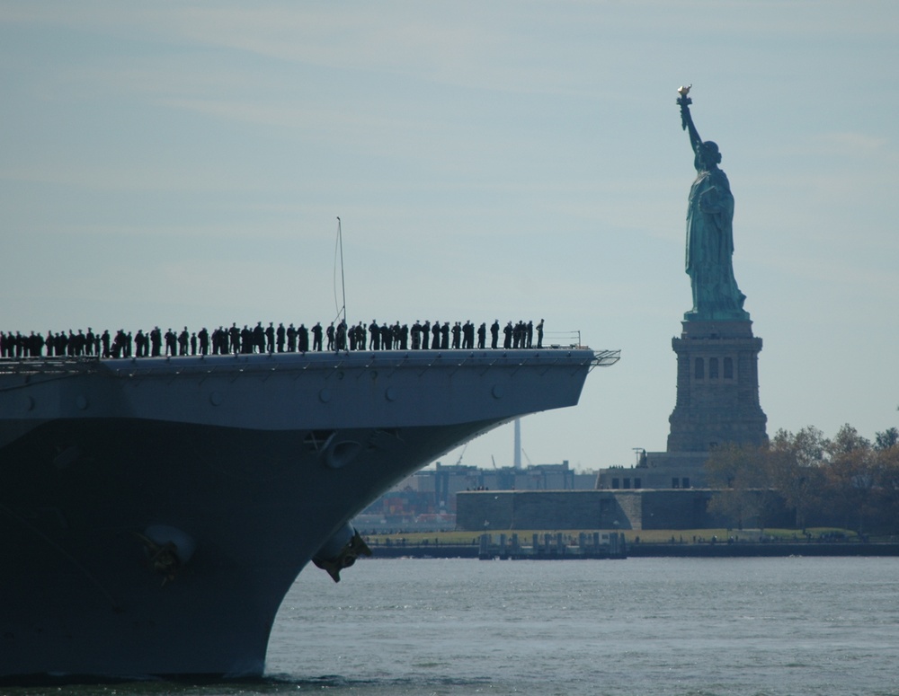 USS Iwo Jima (LHD 7)