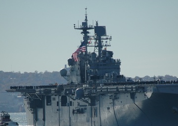 USS Iwo Jima (LHD 7)