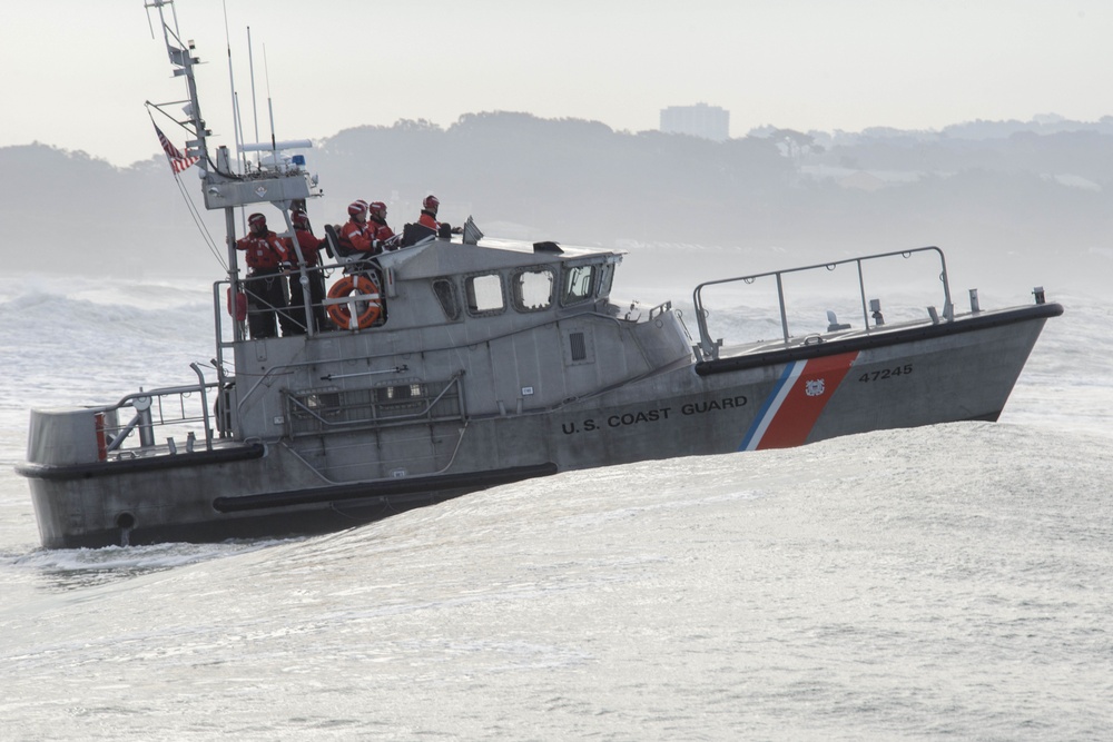 Coast Guard Station Golden Gate conducts surf training