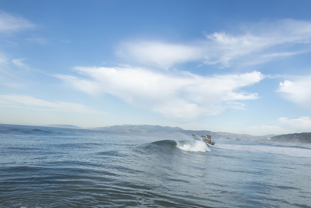 Coast Guard Station Golden Gate conducts surf training