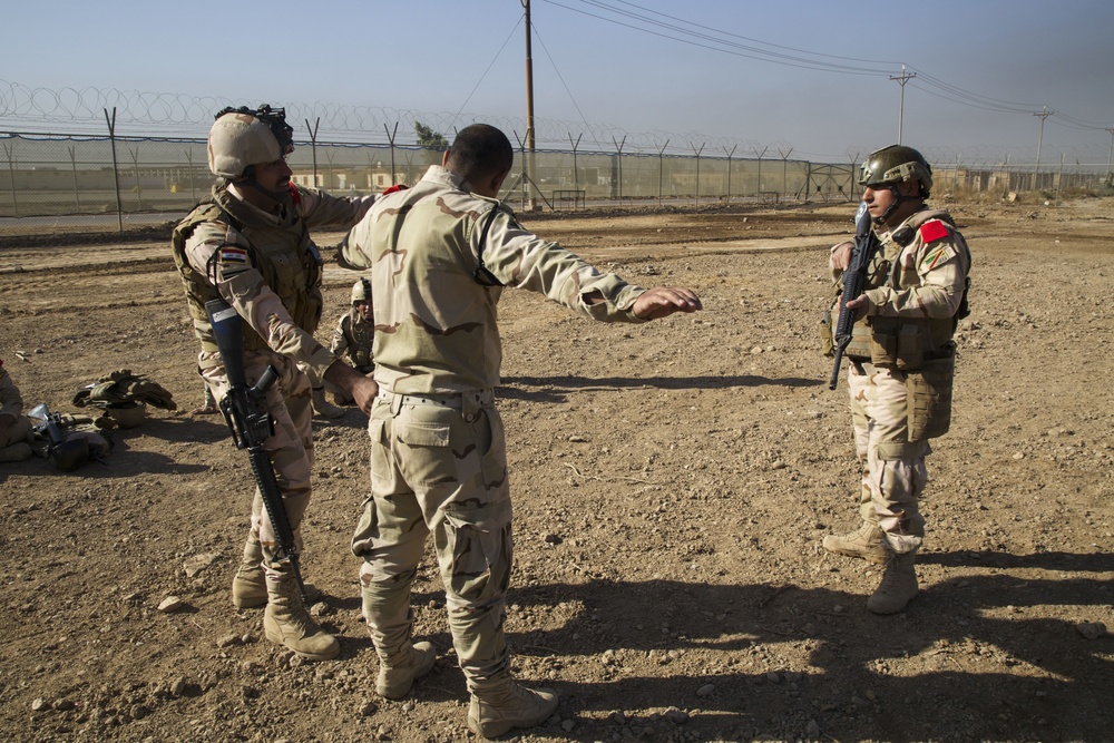 Iraqi traffic control point training