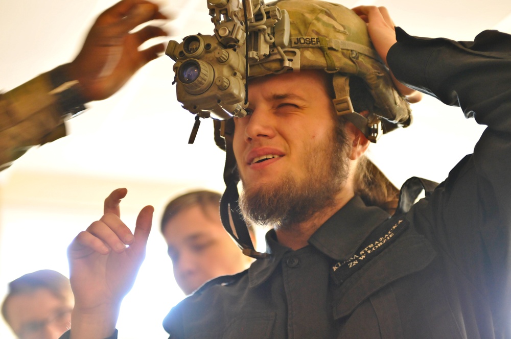 173rd Airborne Brigade shows Polish students what it's like to be a Sky Soldier