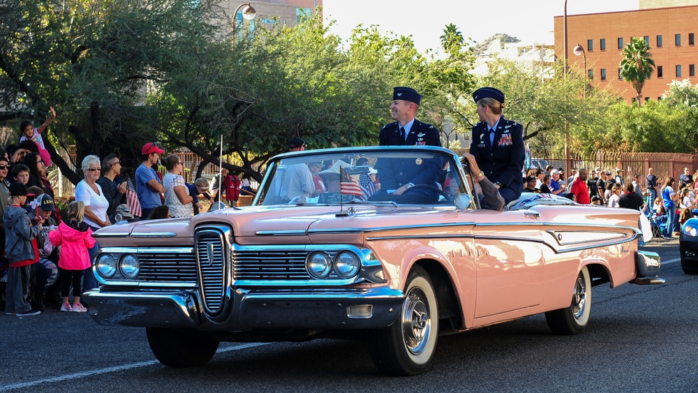 Tucson Veterans Day Parade 2016