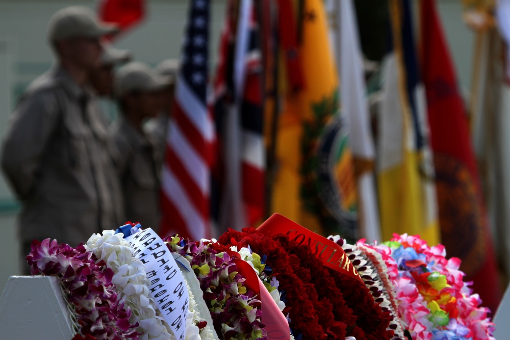 Hawaii’s Governor addresses veterans, service members during Veterans Day ceremony