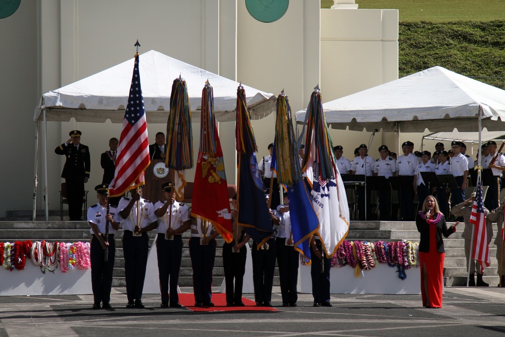 Hawaii’s Governor addresses veterans, service members during Veterans Day ceremony