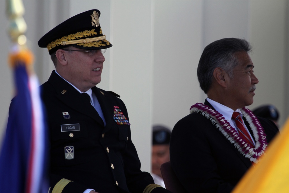 Hawaii’s Governor addresses veterans, service members during Veterans Day ceremony