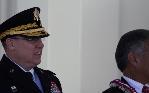 Hawaii’s Governor addresses veterans, service members during Veterans Day ceremony