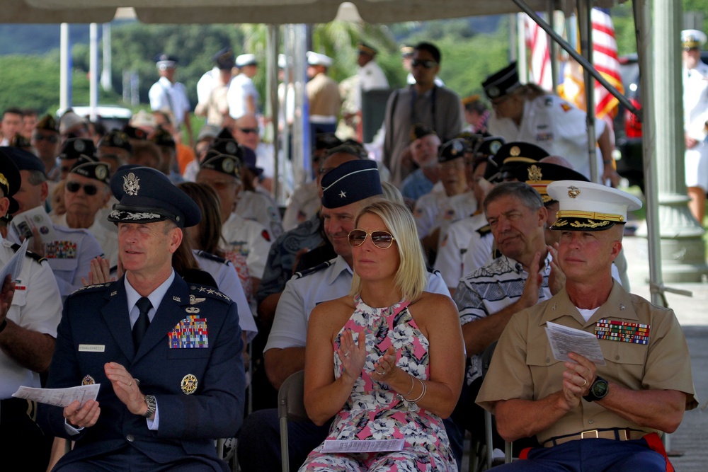 Hawaii’s Governor addresses veterans, service members during Veterans Day ceremony