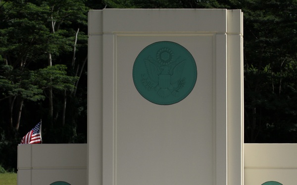 Hawaii’s Governor addresses veterans, service members during Veterans Day ceremony