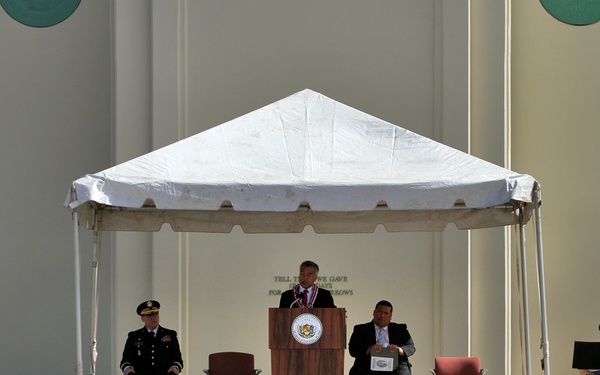 Hawaii’s Governor addresses veterans, service members during Veterans Day ceremony
