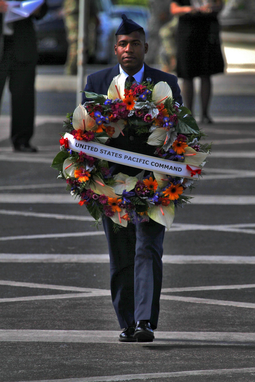 Hawaii’s Governor addresses veterans, service members during Veterans Day ceremony