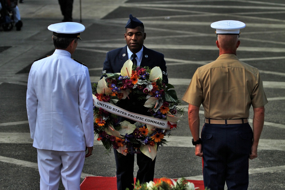 Hawaii’s Governor addresses veterans, service members during Veterans Day ceremony