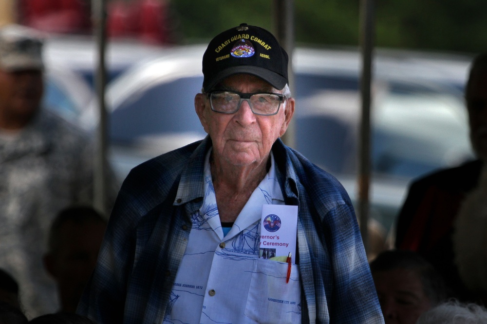 Hawaii’s Governor addresses veterans, service members during Veterans Day ceremony