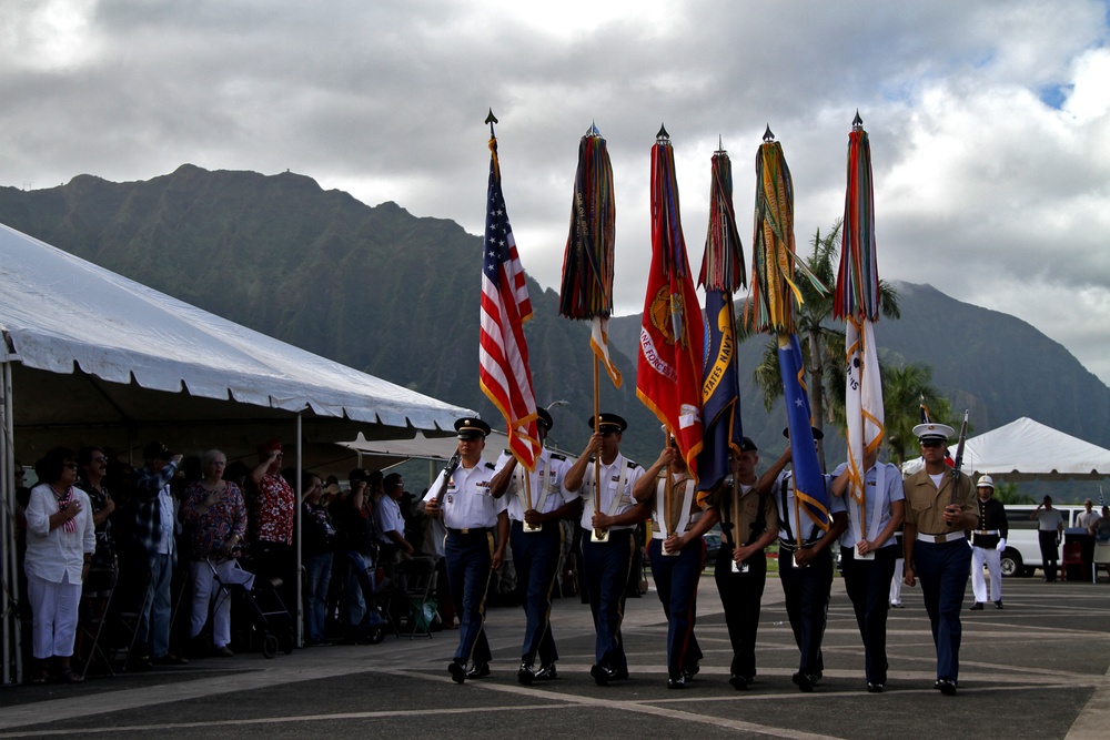 Hawaii’s Governor addresses veterans, service members during Veterans Day ceremony