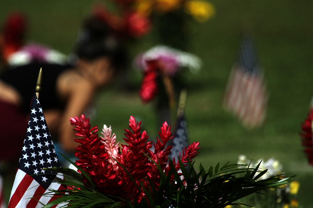 Hawaii’s Governor addresses veterans, service members during Veterans Day ceremony