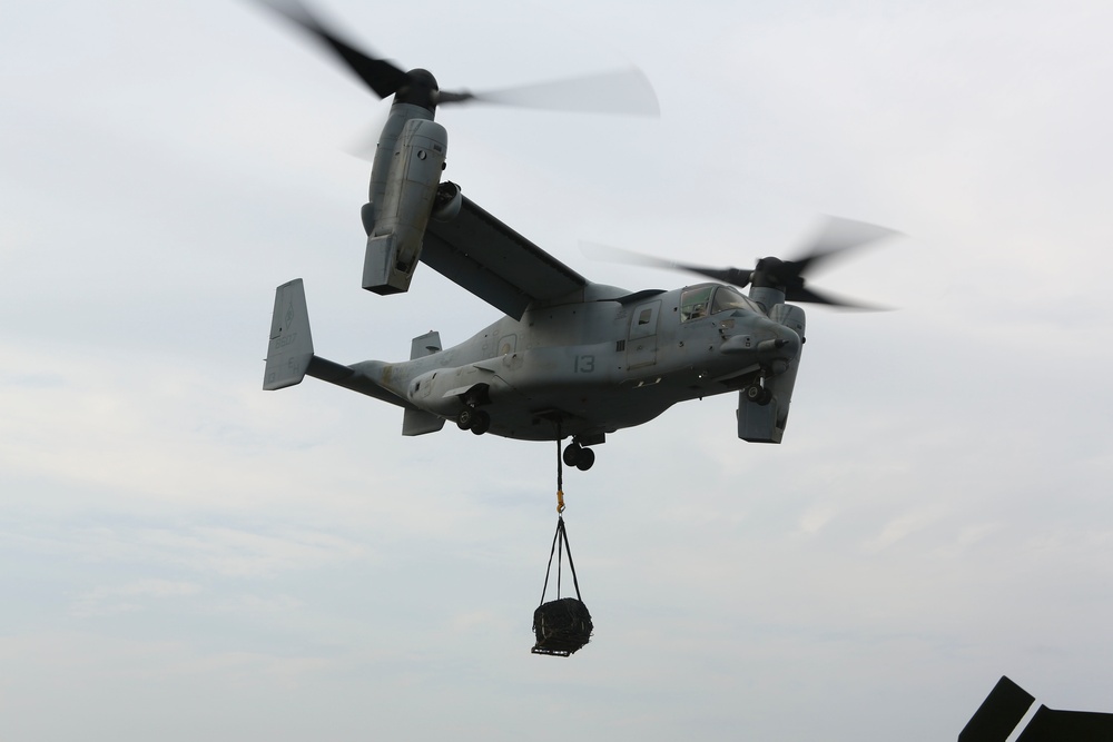 22nd MEU Marines Conduct External Lift Flight Operations