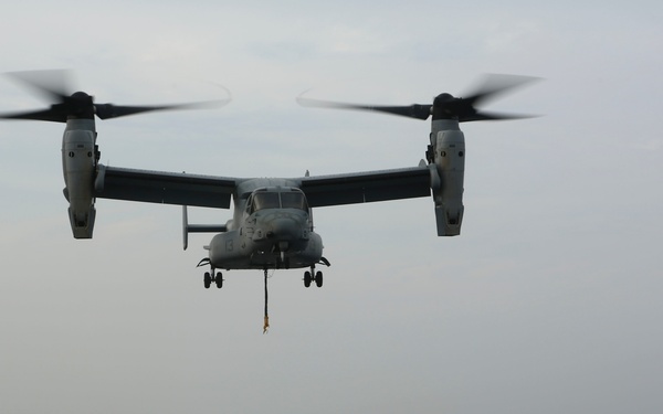 22nd MEU Marines Conduct External Lift Flight Operations