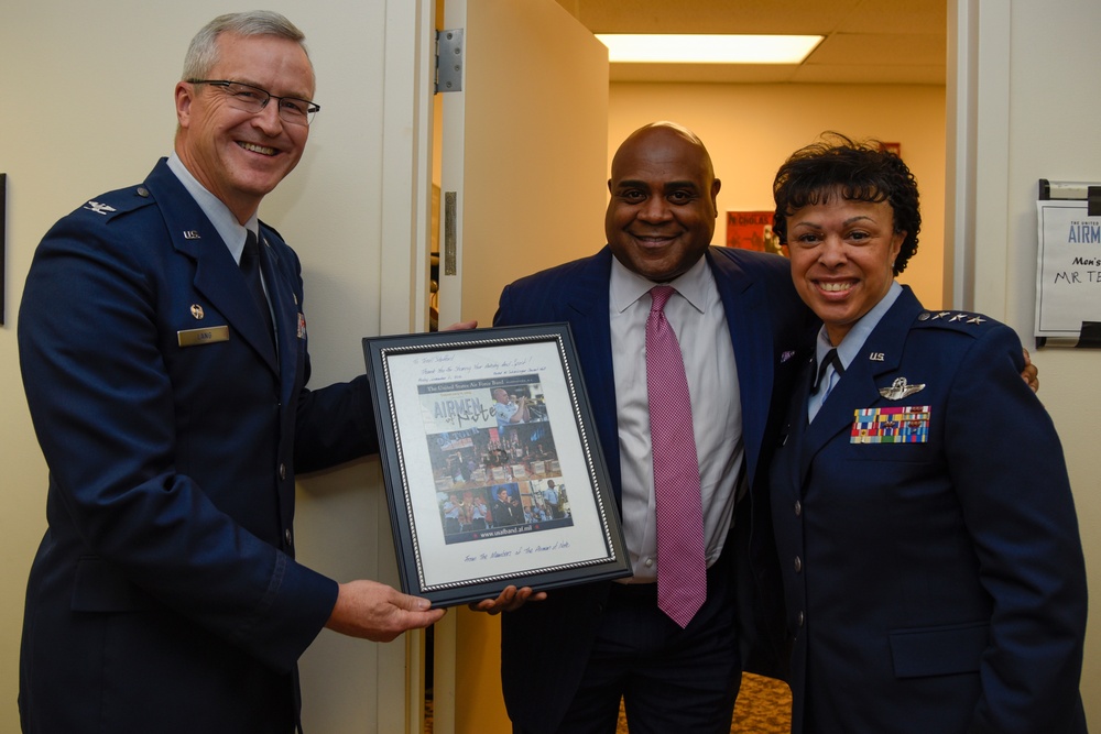 Iconic Trumpeter plays Jazz with Air Force Band