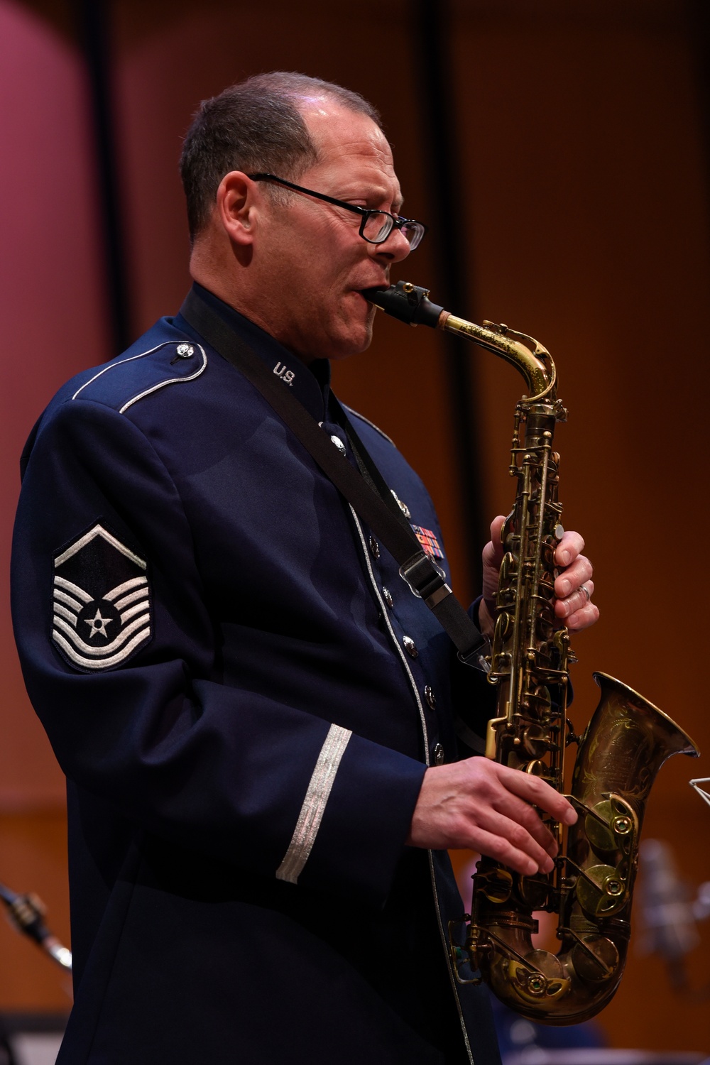 Iconic Trumpeter plays Jazz with Air Force Band