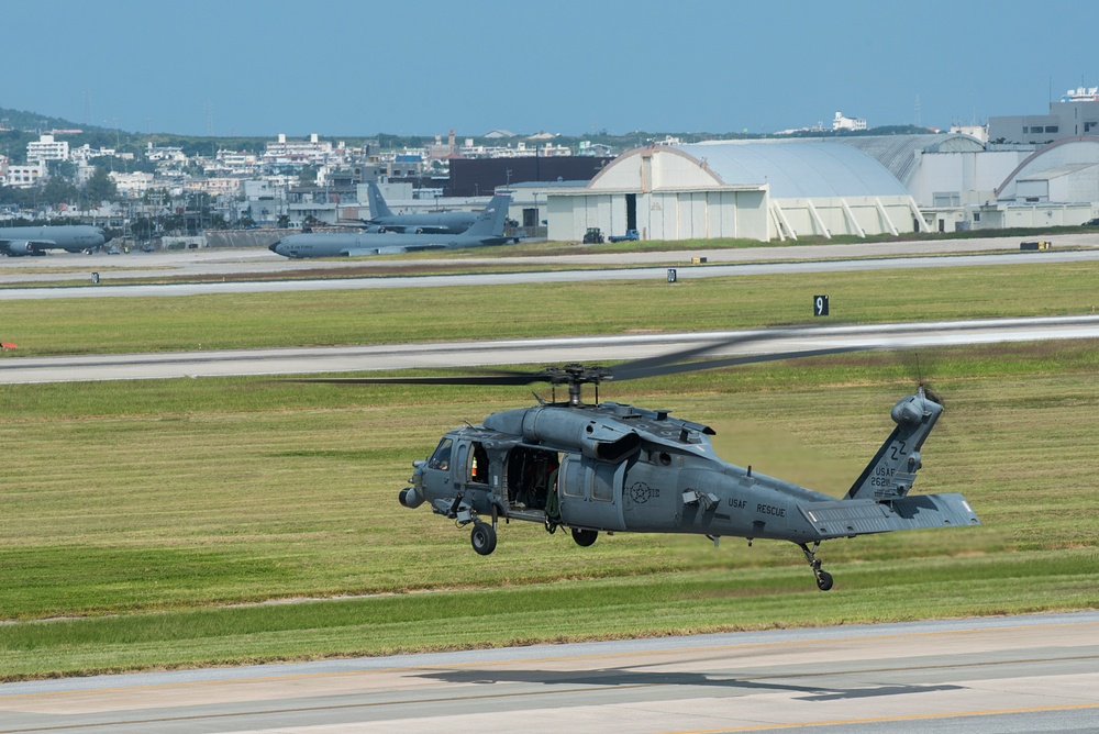 U.S. and JASDF rescue squadrons participate Keen Sword 17