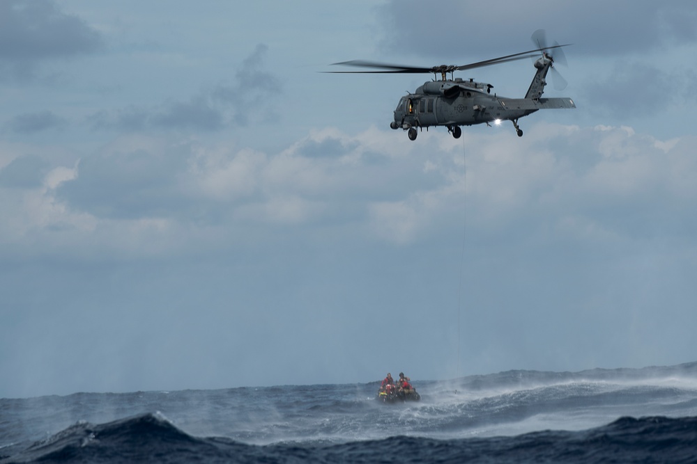 U.S. and JASDF rescue squadrons participate Keen Sword 17