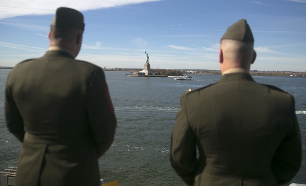 Marines, Sailors arrive in New York for Veterans Week