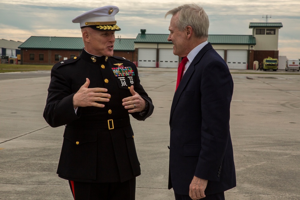 SECNAV arrival on MCAS New River