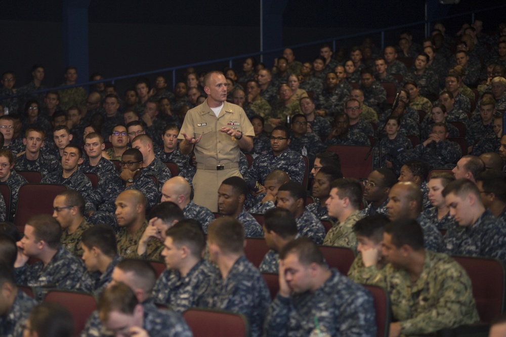 MCPON Giordano Visits San Diego