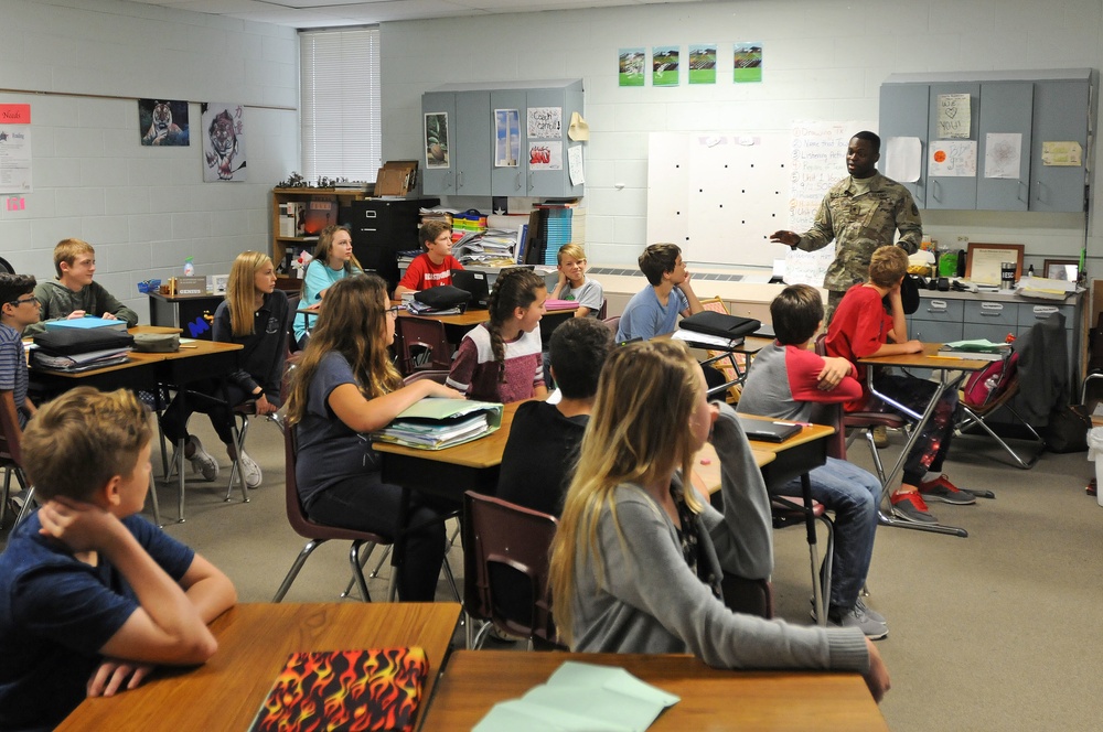 Regimental Engineer Squadron visits middle school