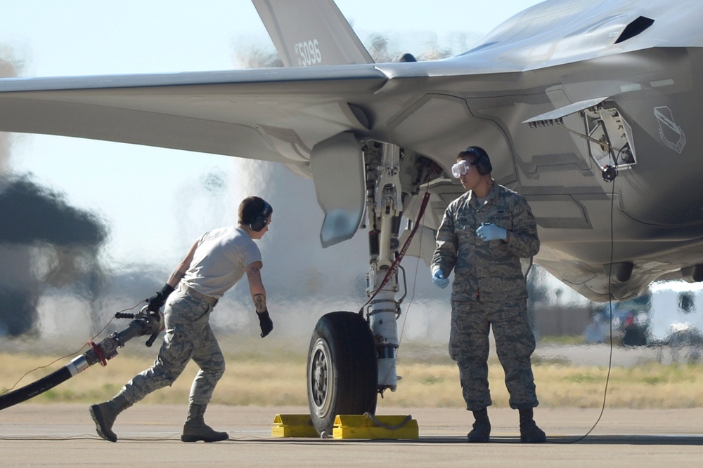 34th AMU Airmen train on refueling procedures