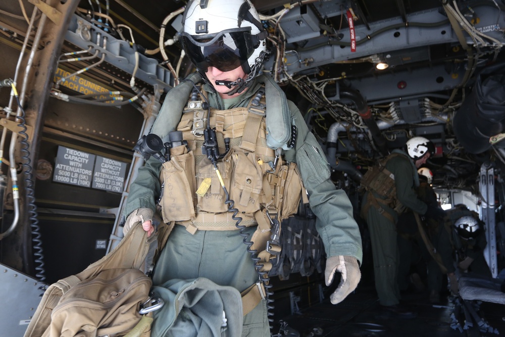 VMM-263 trains for air-drop missions