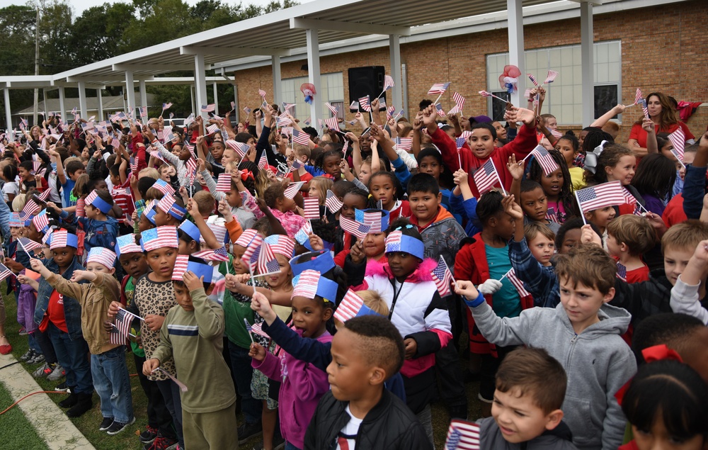 Jeff Davis elementary students honor veterans