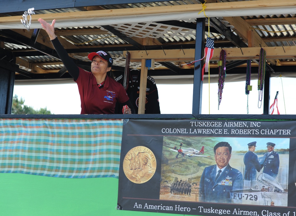 Gulf Coast honors veterans with parade