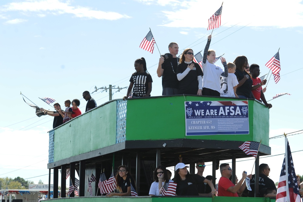 Gulf Coast honors veterans with parade