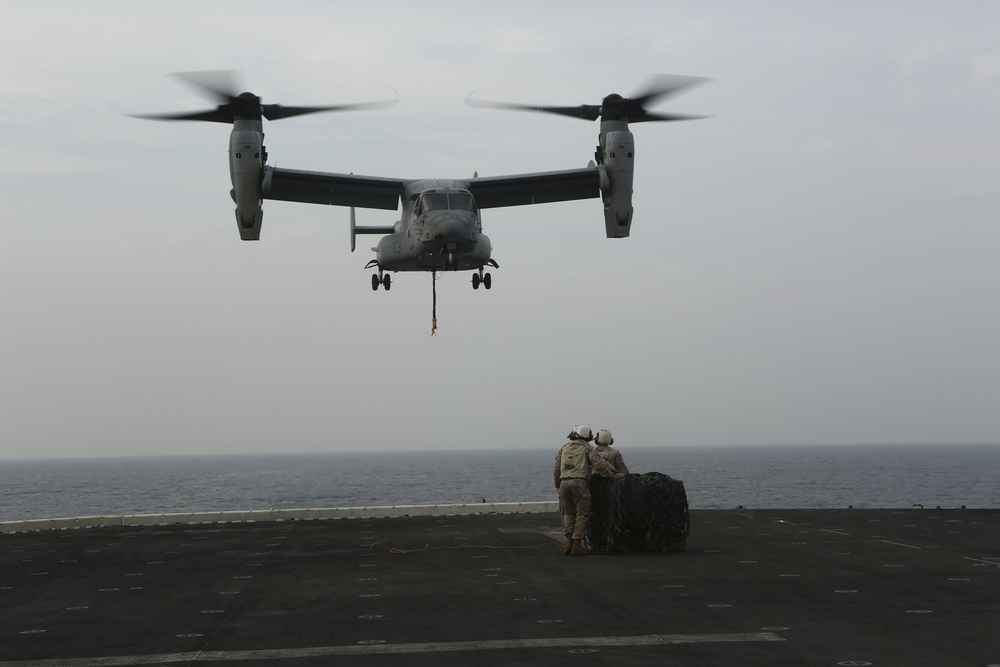 22nd MEU Marines Conduct External Lift Flight Operations