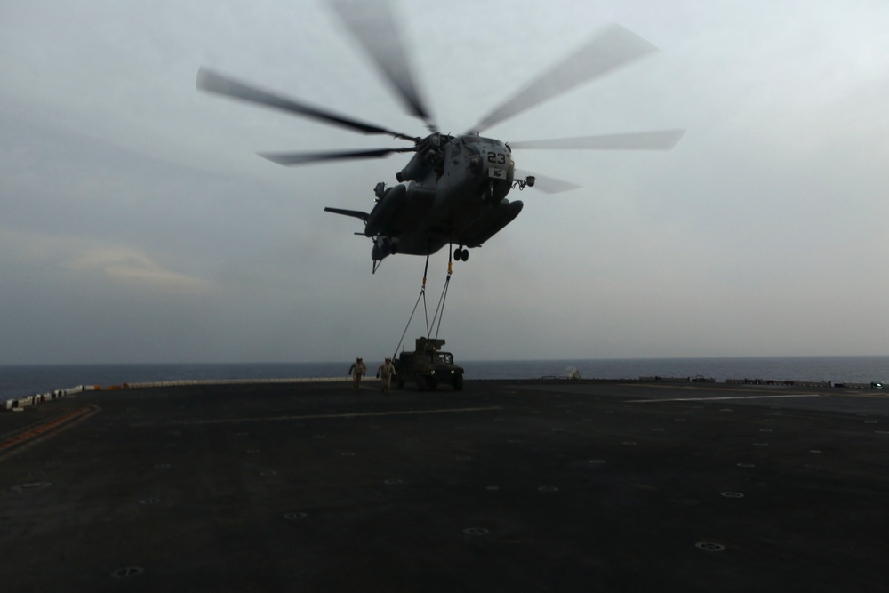 22nd MEU Marines Conduct External Lift Flight Operations