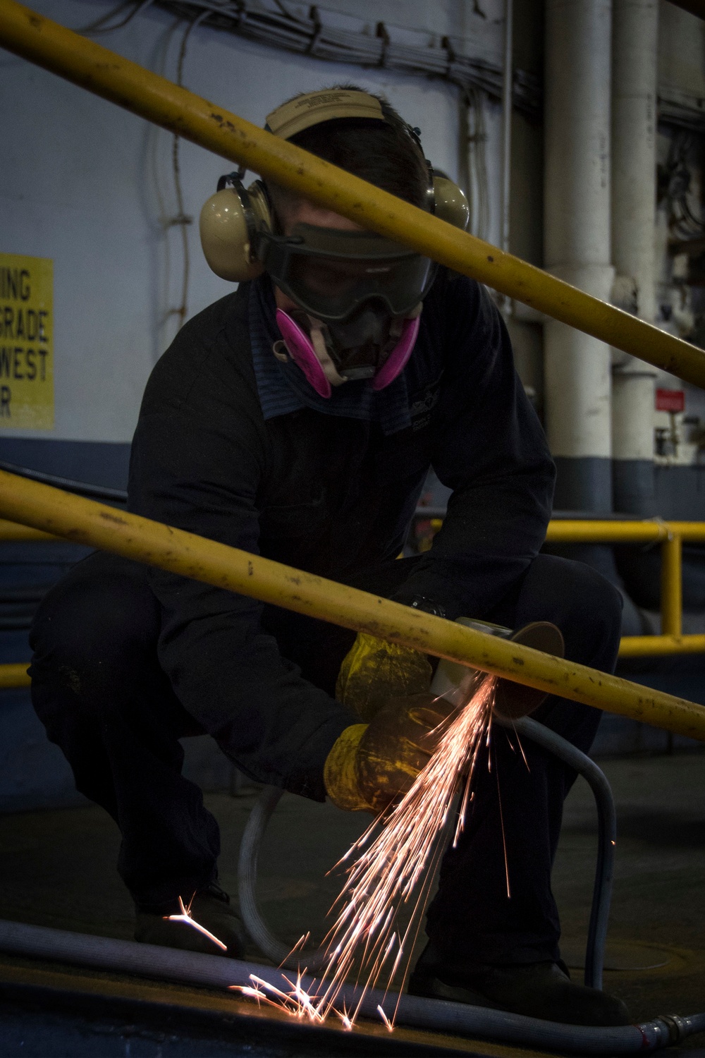 Maintenance aboard USS Bonhomme Richard (LHD 6)