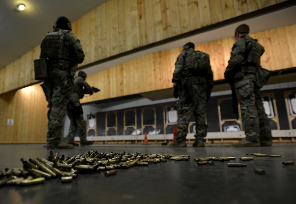 U.S. Army Special Forces Indoor Weapons Training