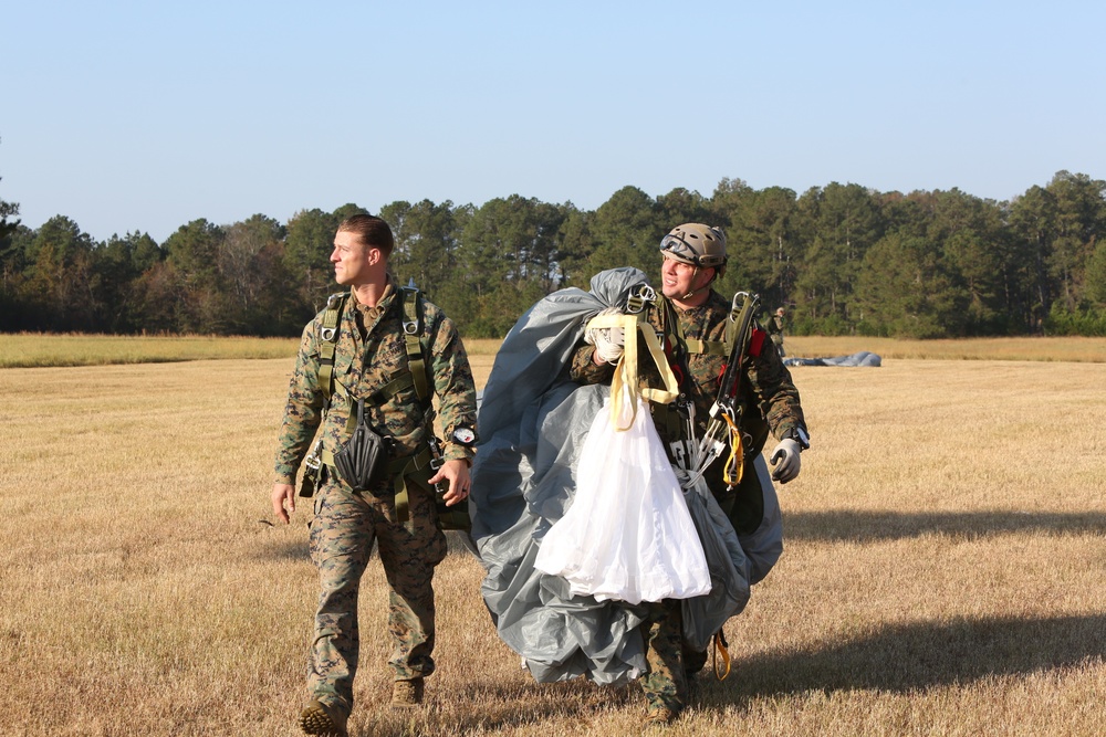 2d Recon Bn increases their mission readiness with jump training