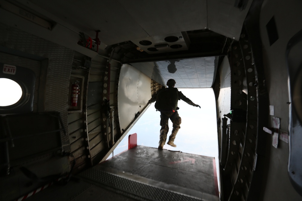 2d Recon Bn increases their mission readiness with jump training