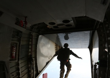 2d Recon Bn increases their mission readiness with jump training
