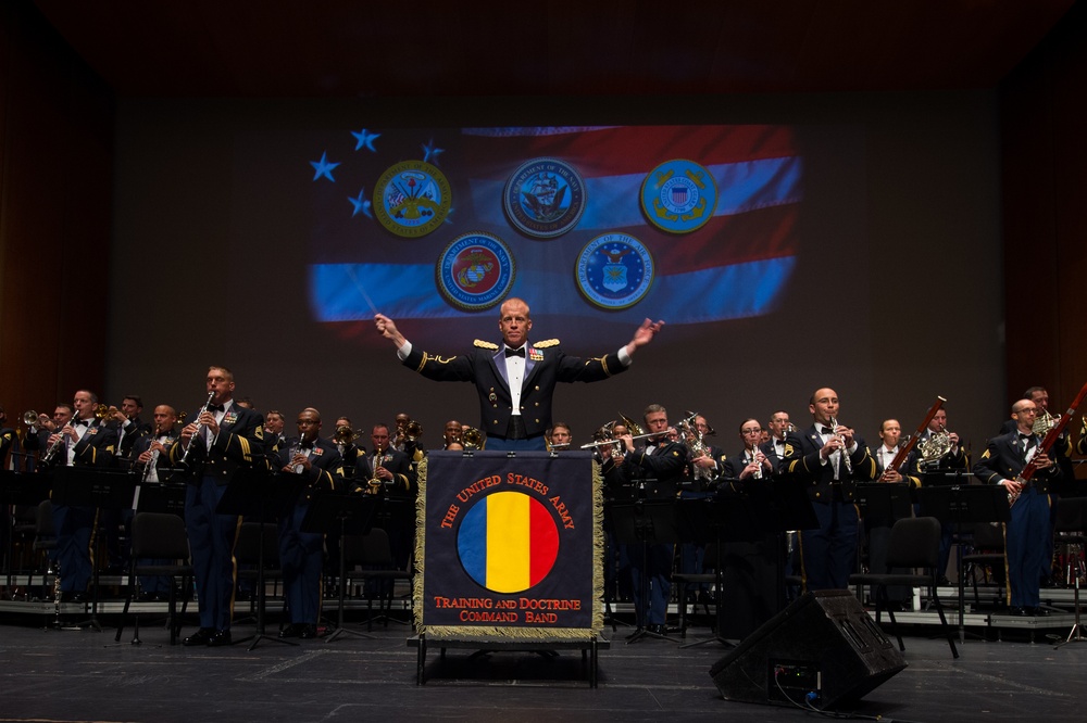 TRADOC Band pays tribute to Veterans Day