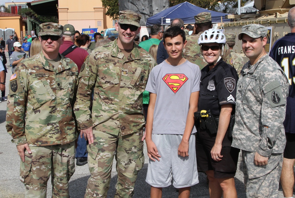 U.S. Army and local San Antonio police share experiences at the Army vs Irish football game