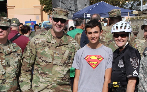 U.S. Army and local San Antonio police share experiences at the Army vs Irish football game
