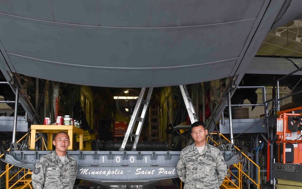 Teb Chaws Vam Meej - The Land of Promise