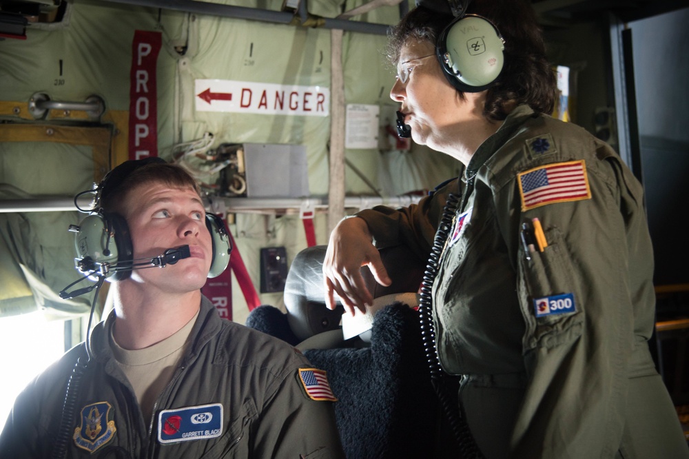 Long-time weather reconnaissance crewmembers retire