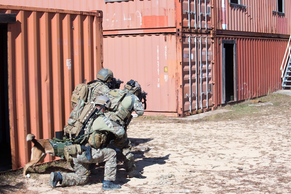 SD speaks to operators